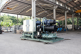 出口國(guó)外的水冷低溫機(jī)，用的是環(huán)保冷媒R404A